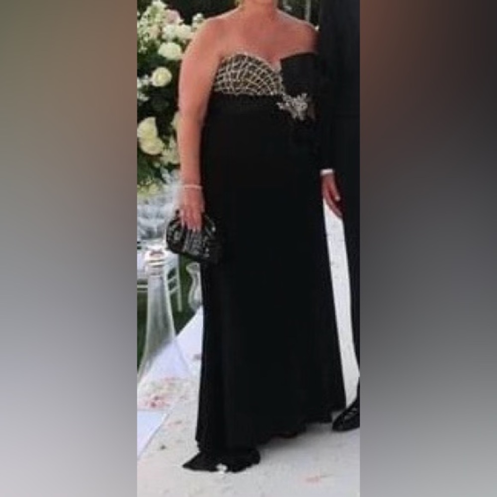 Stunning Terani  long strapless black formal gown!